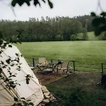 Glamping U Lesa 豪华帐篷 *