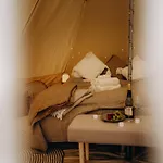 豪华帐篷 Glamping U Lesa 科内日诺河畔里赫诺夫