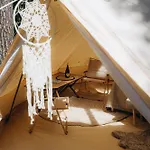 Glamping U Lesa 科内日诺河畔里赫诺夫