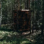 Glamping U Lesa 豪华帐篷 科内日诺河畔里赫诺夫