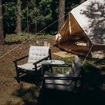 Glamping U Lesa 科内日诺河畔里赫诺夫