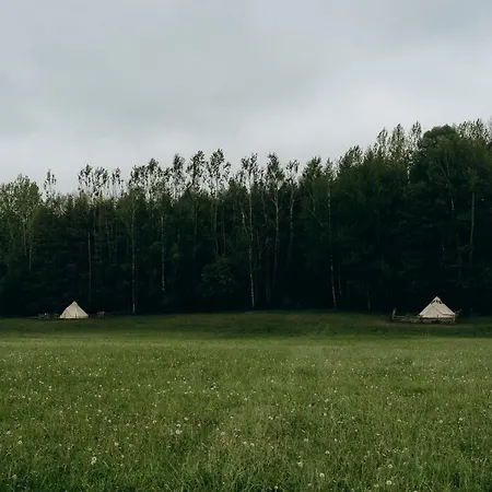 Glamping U Lesa 科内日诺河畔里赫诺夫