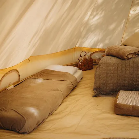 Glamping U Lesa 科内日诺河畔里赫诺夫