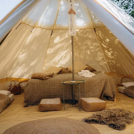 Glamping U Lesa * 리흐노프 나드 크네즈노우