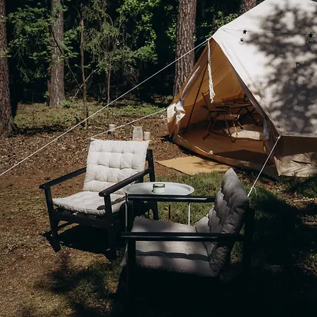 Glamping U Lesa 리흐노프 나드 크네즈노우