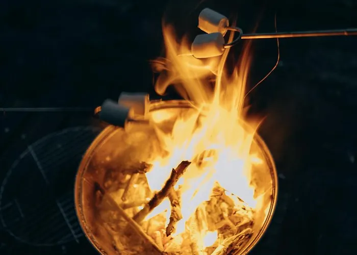 Glamping U Lesa ラグジュアリーテント