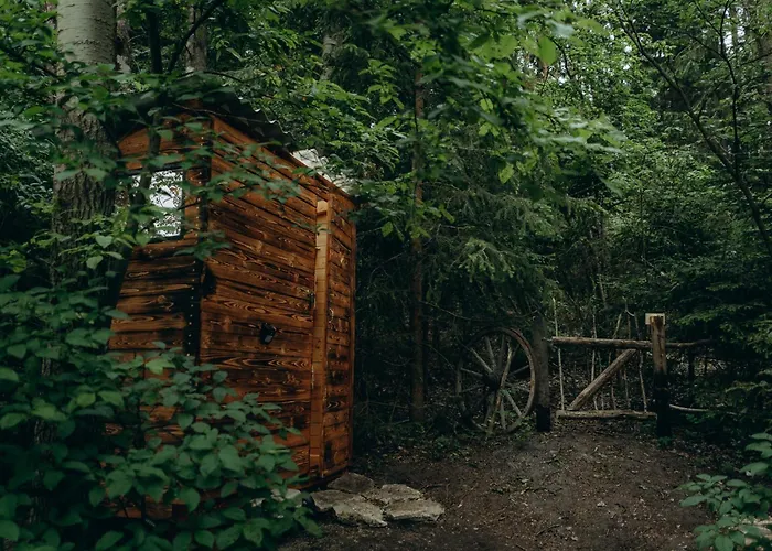 Glamping U Lesa * リフノフ・ナト・クニェジュノウ