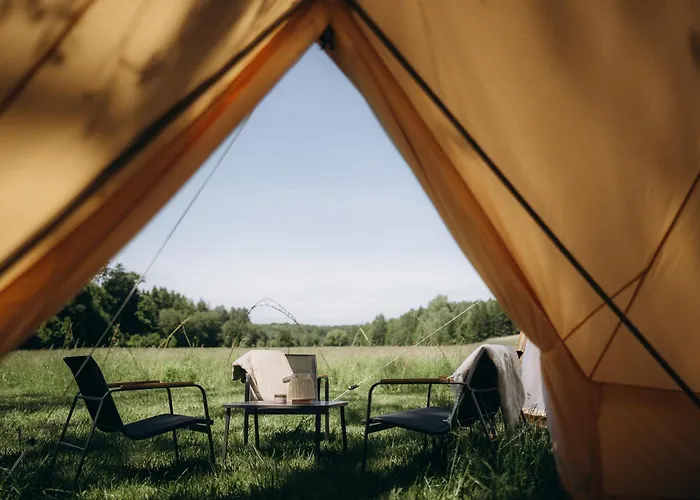 Glamping U Lesa ラグジュアリーテント