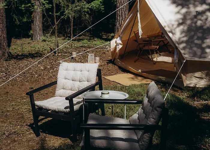 Glamping U Lesa リフノフ・ナト・クニェジュノウ